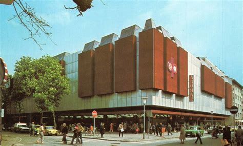 Az Arrabona Áruház külső képe az 1980-as évekből