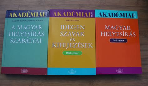Egy régi magyar helyesírási szabályzatot ábrázoló kép