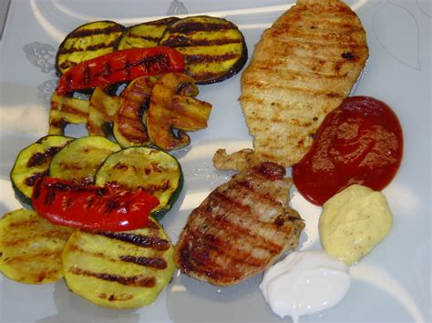 Grillezett zöldségek és húsok