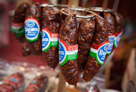 Hagyományos kolbászgyártás