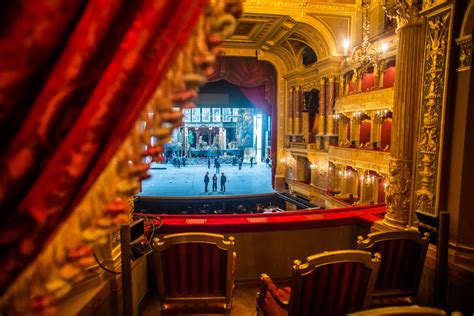 Opera előadás