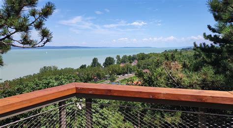 Balatoni panoráma kerti grillezéssel