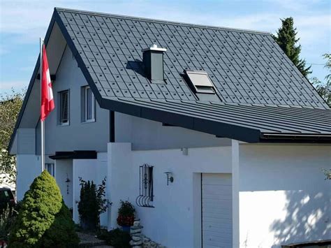 Családi ház tetőfelújítás előtt és után