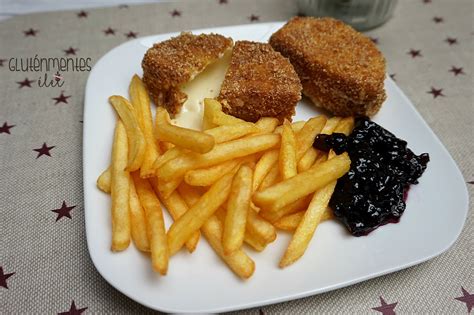 Rántott camembert áfonyalekvárral és salátával