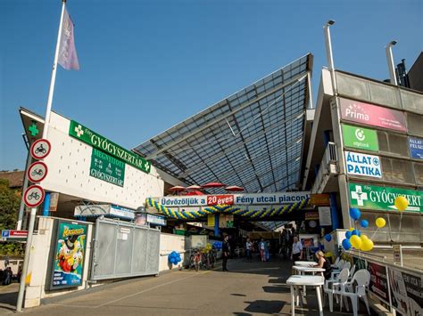 A Fény utcai piac hangulata