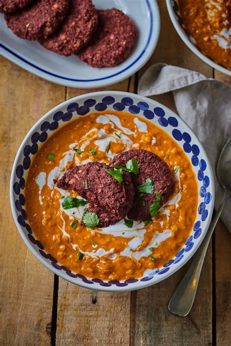Vöröslencse dahl édesburgonyával és céklafasírttal