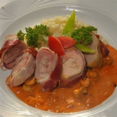 Vöröses-rózsaszín fácánmell szeletek