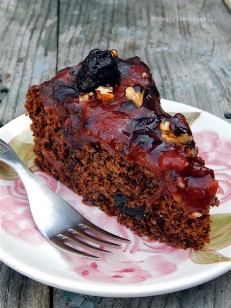 Aszalt szilvás gesztenyés torta szelet