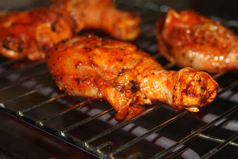 Pácolt csirkecombok a grillen