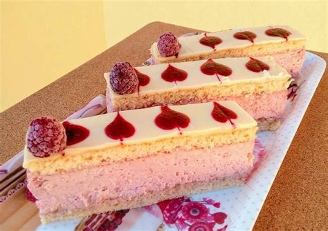 Málnás-mascarponés torta szelet