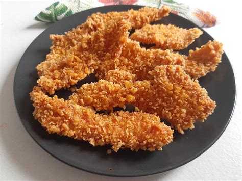 Kész corn flakes bundás csirkemell darabok, szépen megpirulva