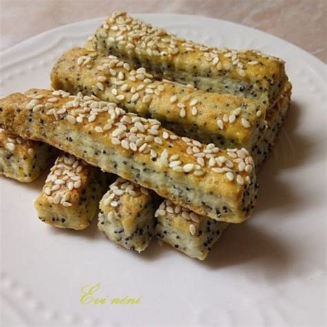 Szezámmagos sós rudak és kekszek választéka