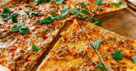 Pizzaszelet az étlapon
