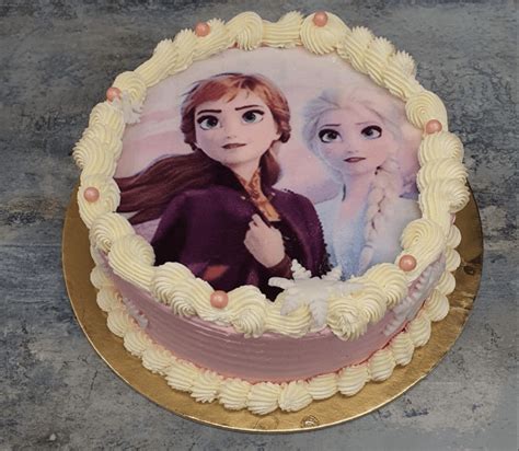 Jégvarázs torta díszítés figurákkal