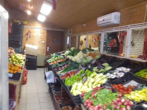 zöldséges és vegyesbolt választéka