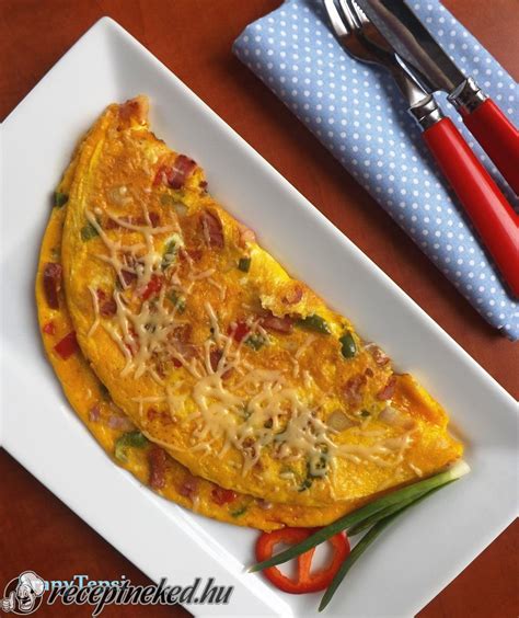 Zöldséges omlett tálalva