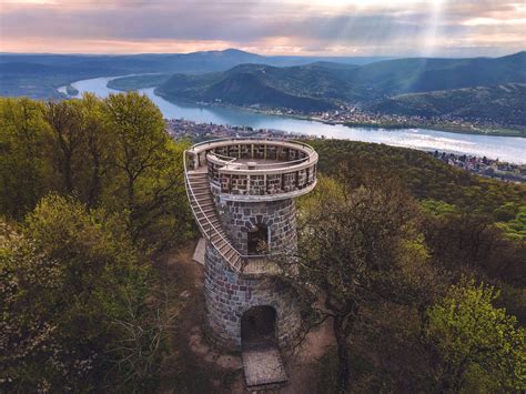 Panoráma a Julianus kilátóból a Dunakanyarra