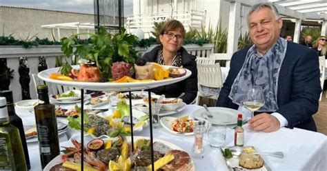 Asztalterítés olasz étteremben