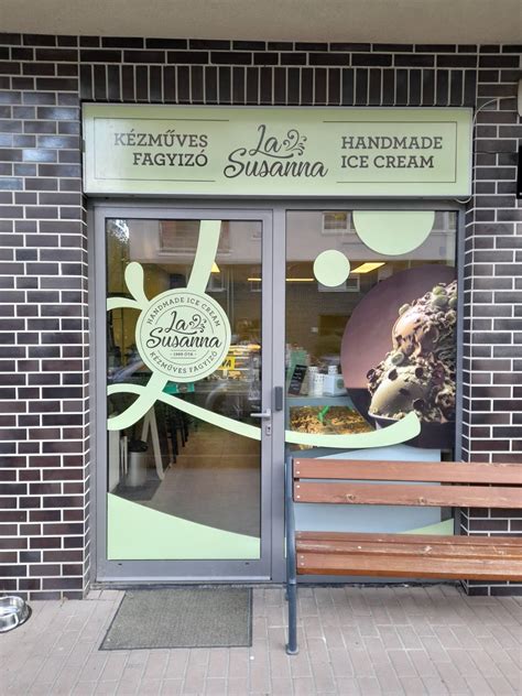 Palkonyai utca kézműves boltokkal