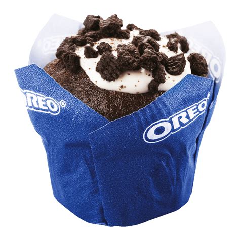 Oreo muffin díszítése krémmel
