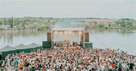 Váci kulturális események és zenei fesztiválok hangulata