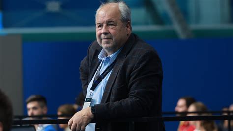 Sós Csaba az edzői munka közben, elemzései során