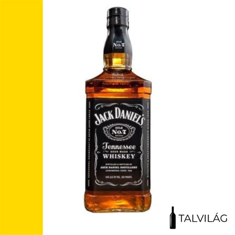 Jack Daniel's palackok és a márka ikonikus fekete címkéje