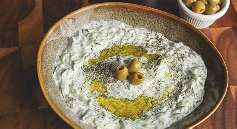 tzatziki és görög saláta