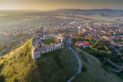 Sümegi vár panorámája a naplementében