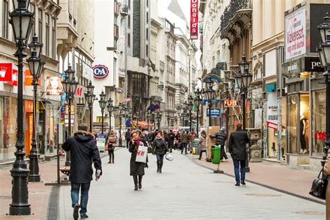 A Váci utca, Budapest