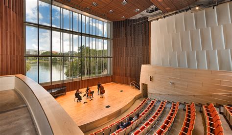 A Recital Hall intimebb atmoszférája