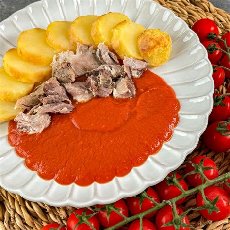 A paradicsommártás alapjának pirítása