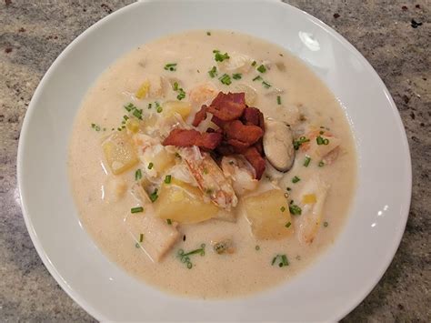 Hagyományos chowder tálalva