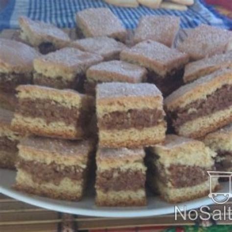 Diétás mogyorós süti elkészítési fázisai