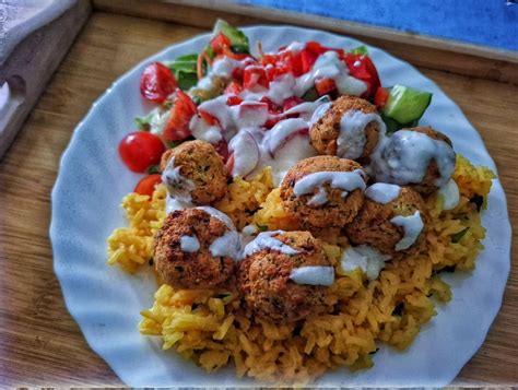 hummusz és falafel tál