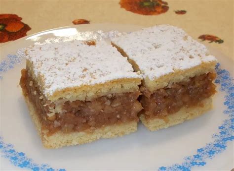 Frissen sült, aranybarna tejszínes almás pite
