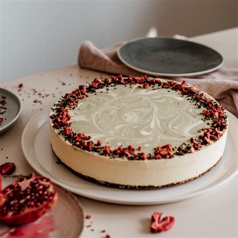 Matcha fehércsokoládé torta szezámmaggal és mákkal