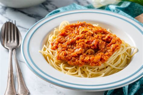 Bolognai ragu főzése