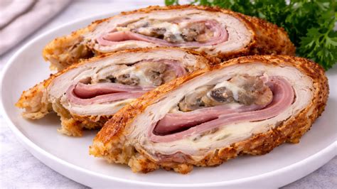 Szeletelt csirkemell tekercsek sonkával és sajttal