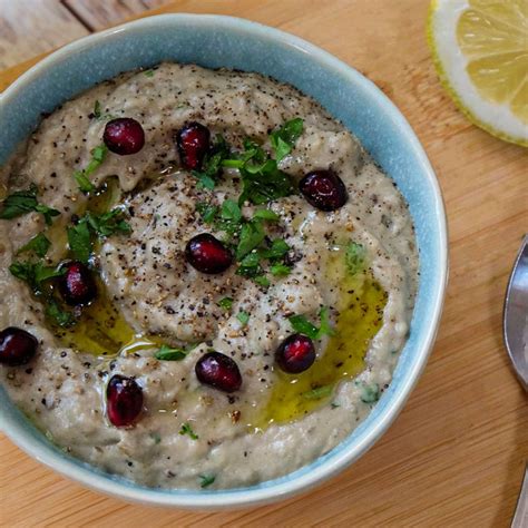 Baba Ganoush friss pitával és olívaolajjal