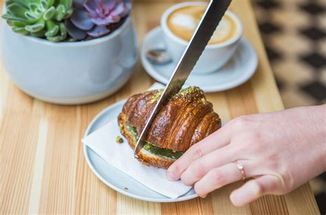 Freyja Sonkás-Sajtos Croissant szezámmaggal