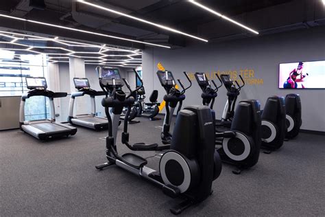 A Life1 Fitness Etele Pláza bejárata