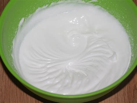 Tojásfehérje habverés közben