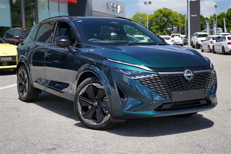 Nissan Qashqai Deep Ocean színben