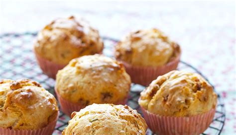 Gombácskás tetejű baracklekváros muffinok
