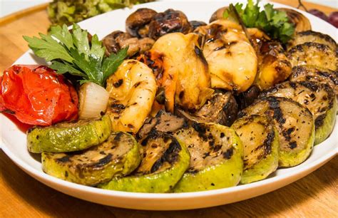 Elkészült wok étel