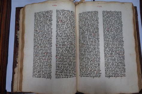 Középkori kódex margináliák