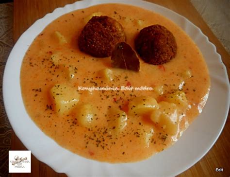 Krumplifőzelék tálalva