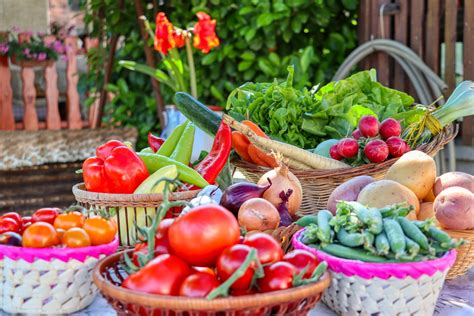 Friss zöldségek és krumpli