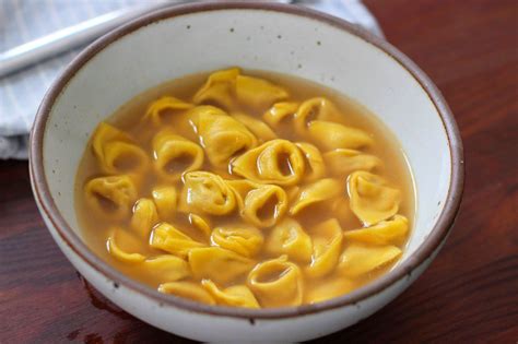 olasz tortellini in brodo